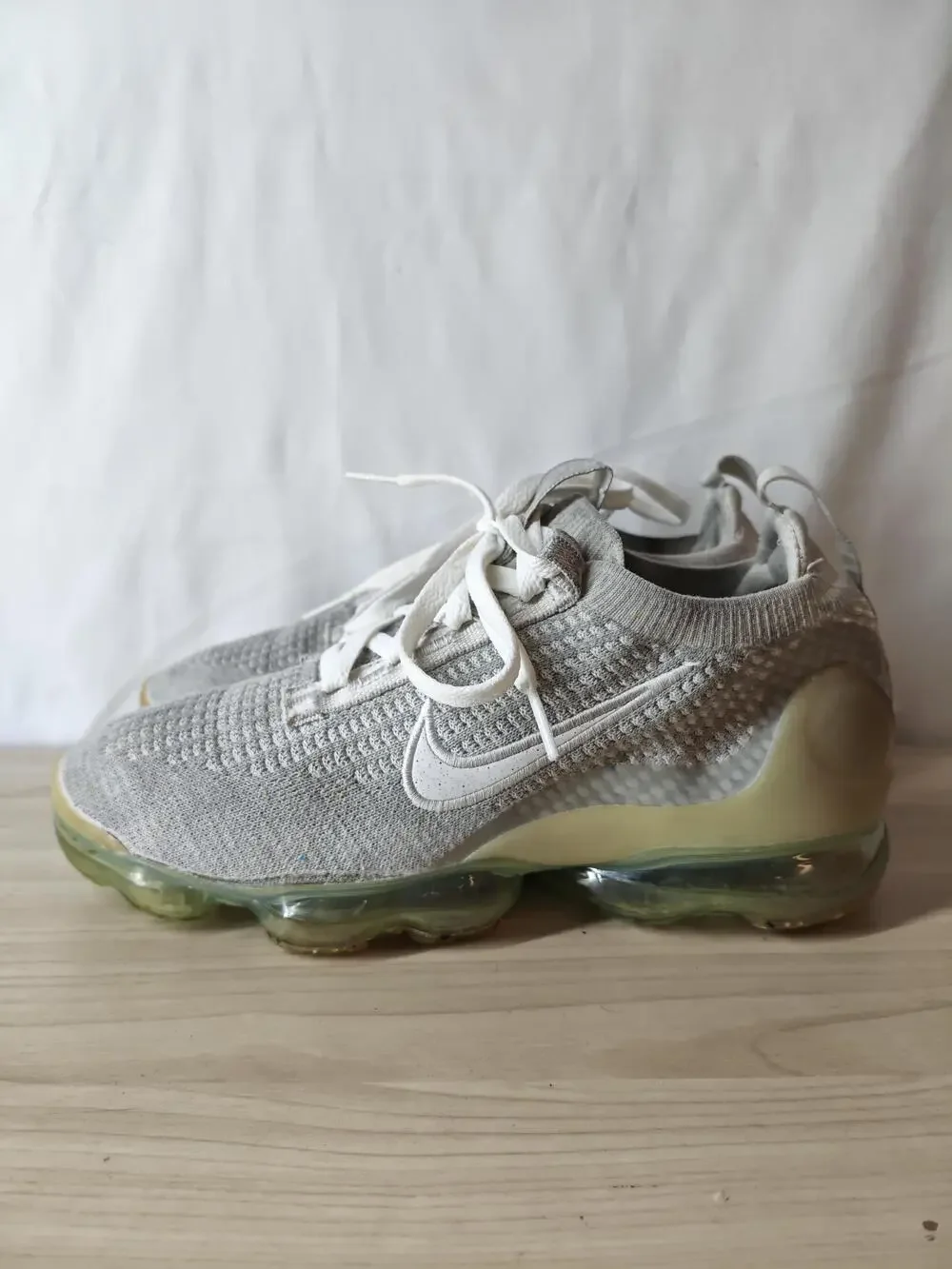 Nike Air VaporMax 2021 Flyknit Shoes Mens Size 7 Gray White Running Comfort